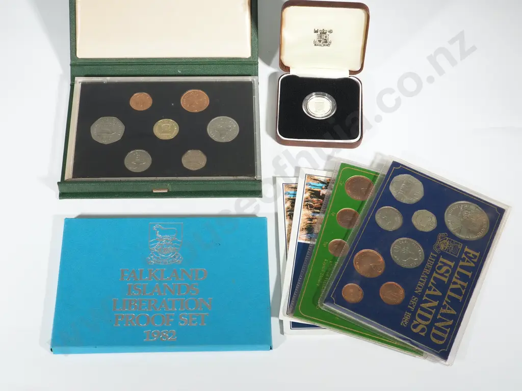 Falkland Islands: Coins & Sets: Combined C.V. US $266 (NZD $475) Image 1++