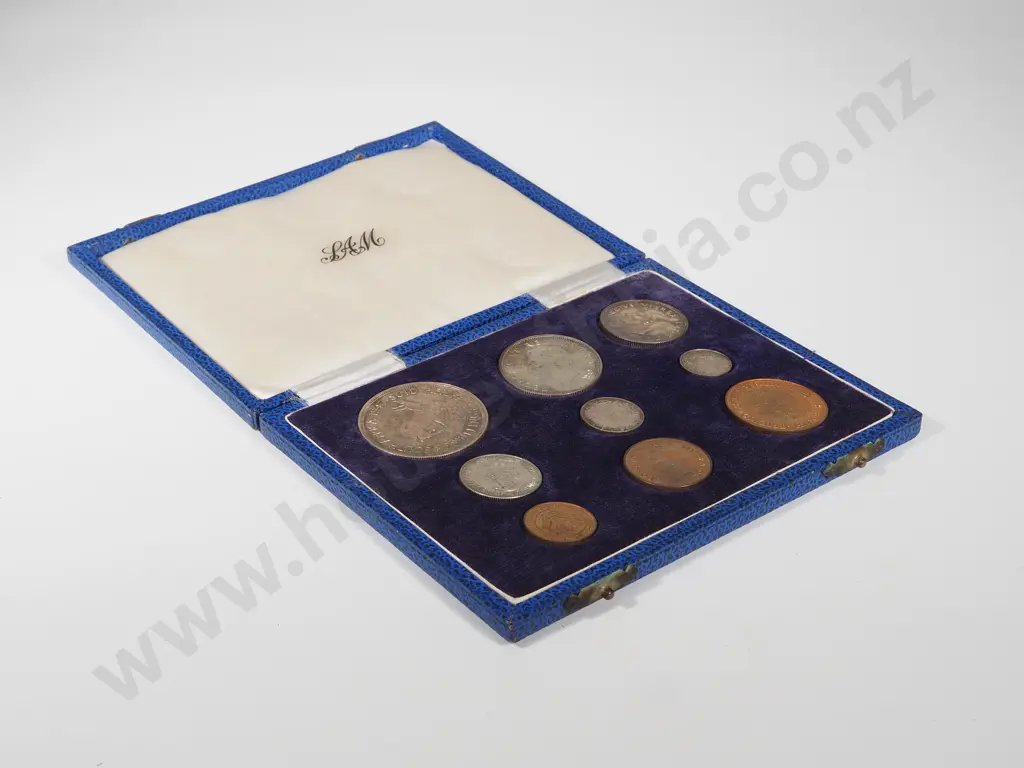 South Africa: 1947 Proof Coin Set in Plush Case Image 1++