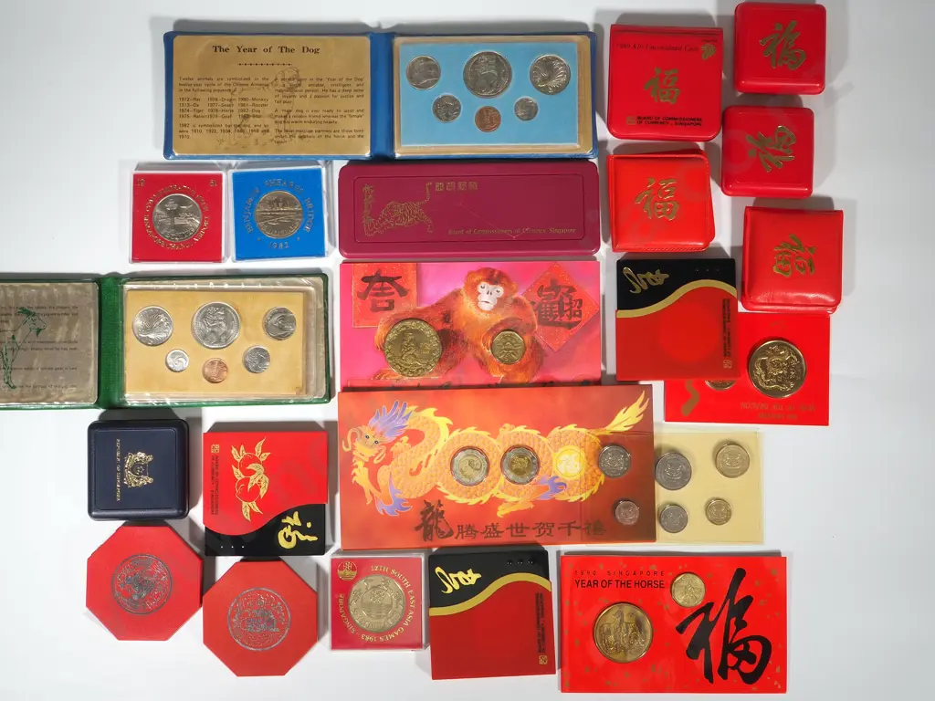 Singapore: Collection of UNC & Presentation Coins: Combined C.V. US $389 ( NZD $695 ) Image 1++