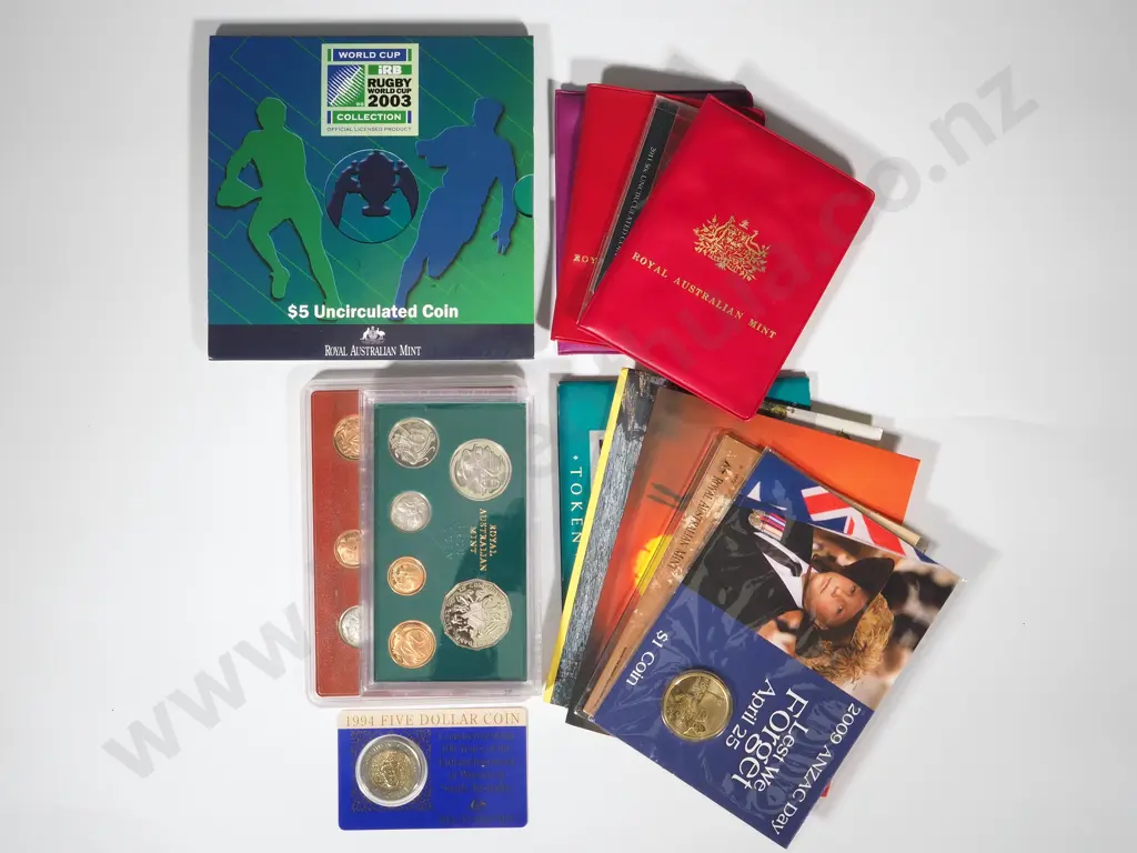 Australia: Collection of 16 Australian Mint and Proof Sets and Coin Packs Image 1++