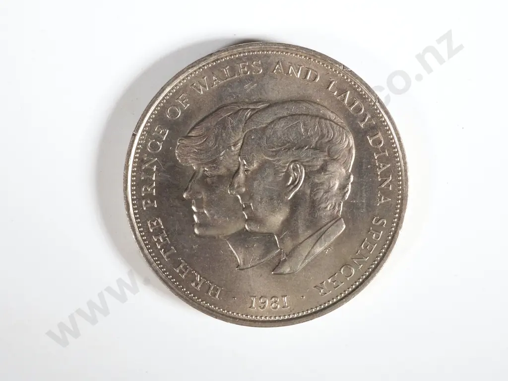 100 Great Britain 1981 Charles and Diana Wedding Twenty Five Pence: UNC Uncased Image 1++