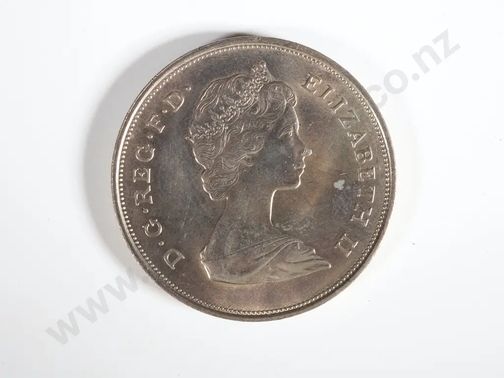 100 Great Britain 1981 Charles and Diana Wedding Twenty Five Pence: UNC Uncased Image 1++