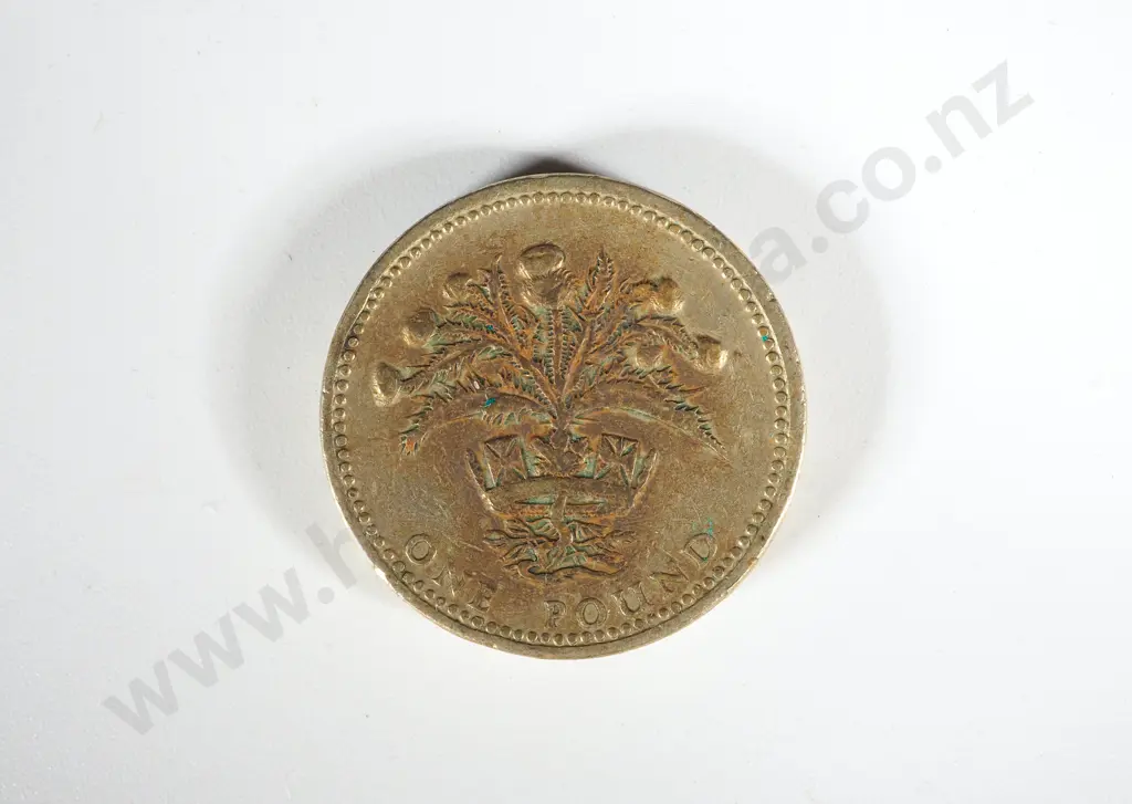 400 United Kingdom Nickel Brass One Pound Coins 1983 onwards: NZD Equivalent $870 Image 1++