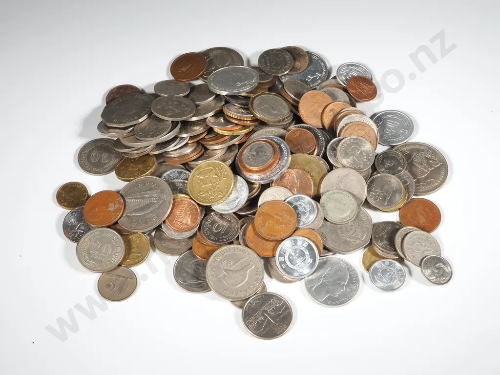 Large Quantity of Mixed World Coins  Image 1++