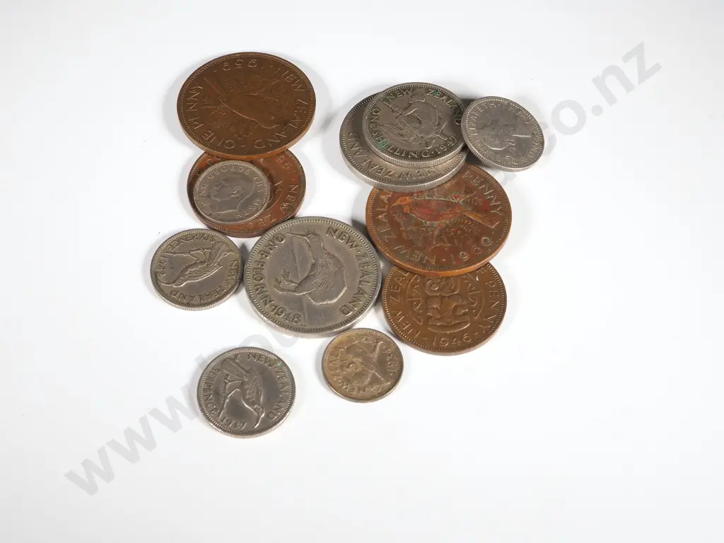 Small Assortment of New Zealand Post 1947 Coinage Image 1++