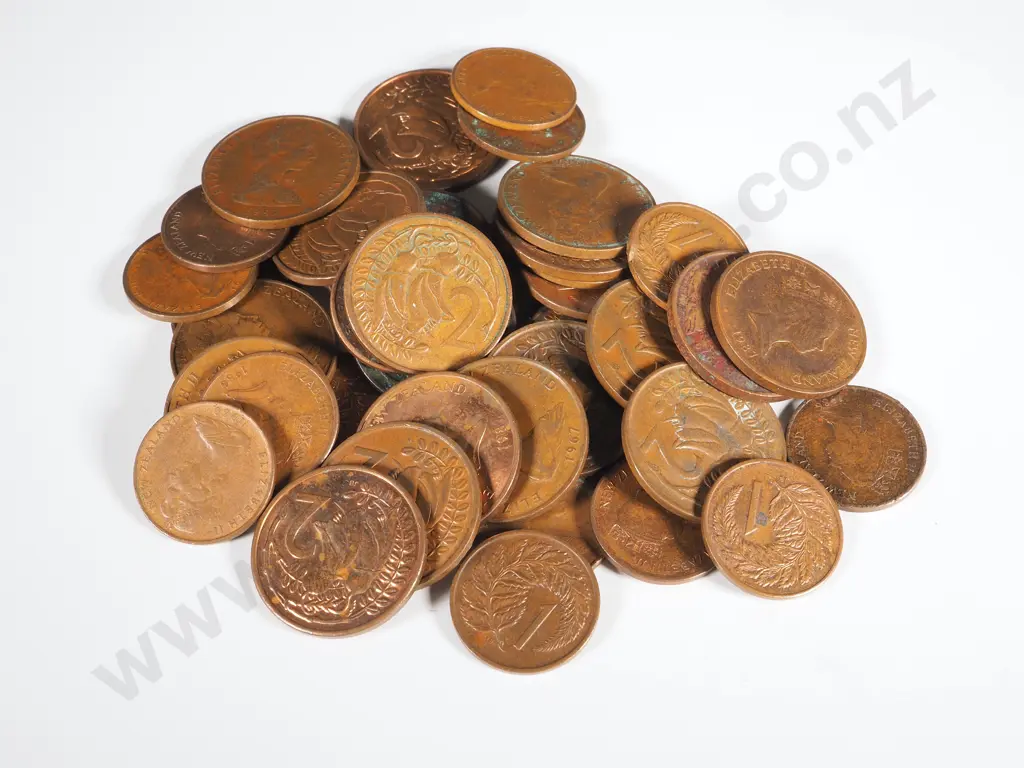 Assortment of New Zealand One & Two Cent Coins Image 1++