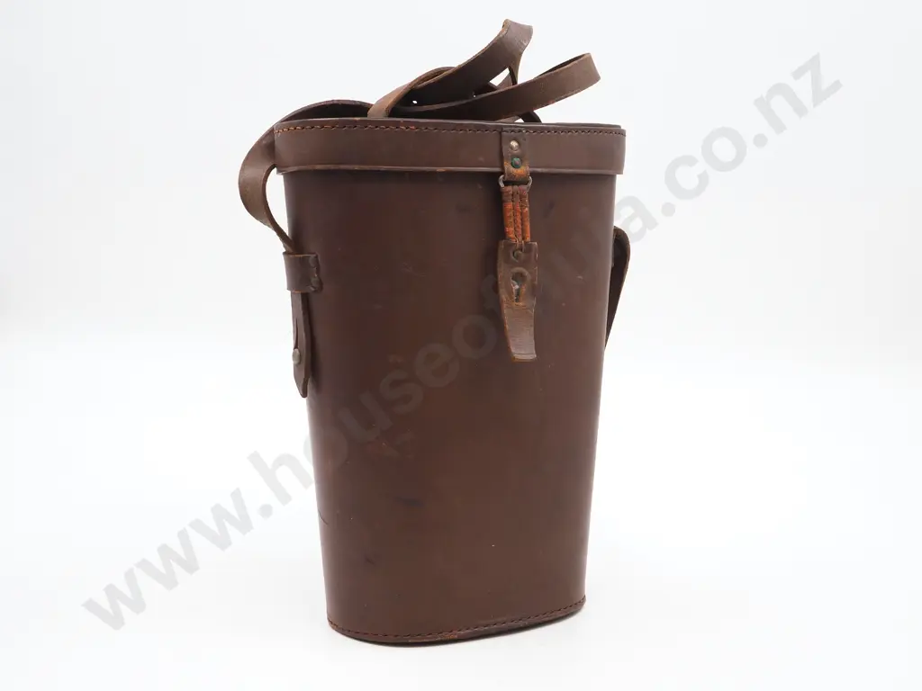 Cased WW2 Admiralty Pattern Binoculars Image 1++