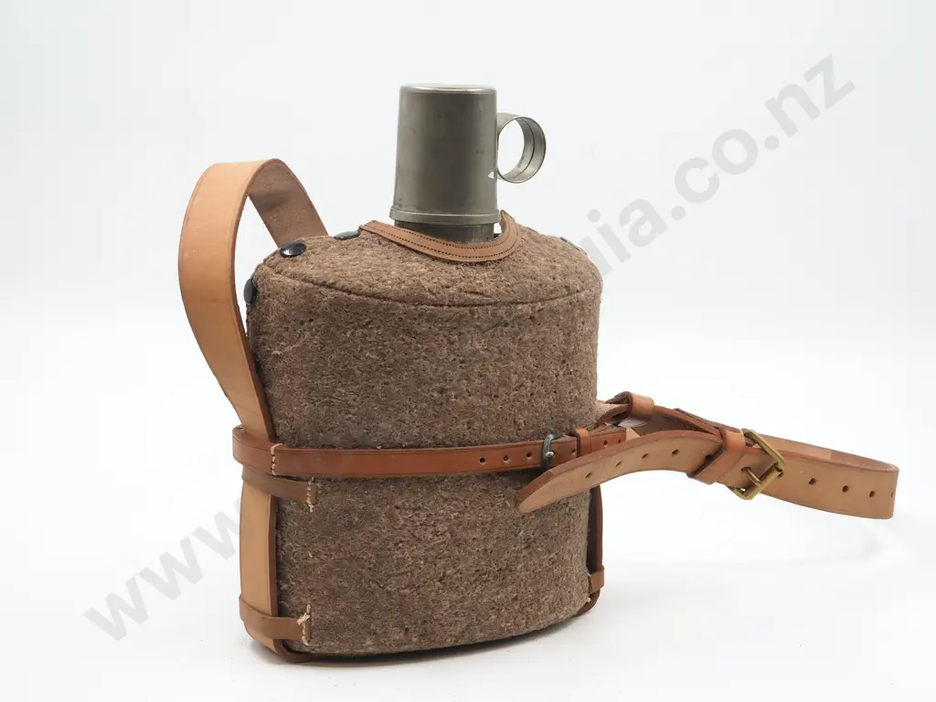 WW2 1941 Dated Medics Drink Bottle  Image 1++