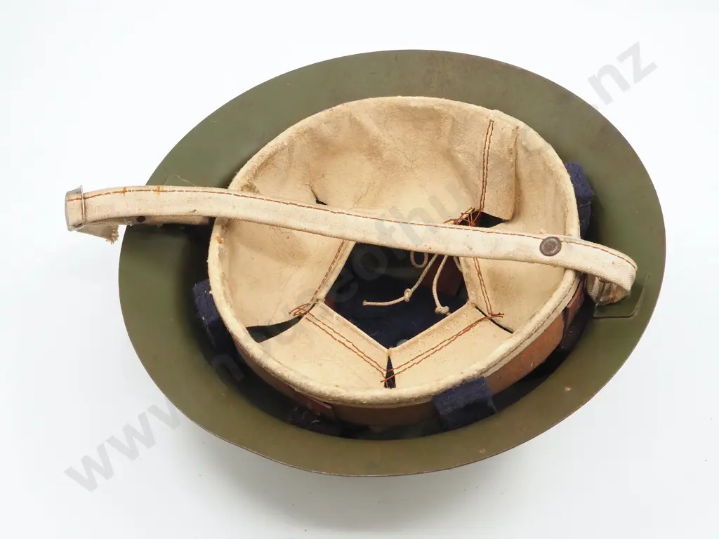 WW2 New Zealand Home Service Raw Edge Tin Helmet  Image 1++