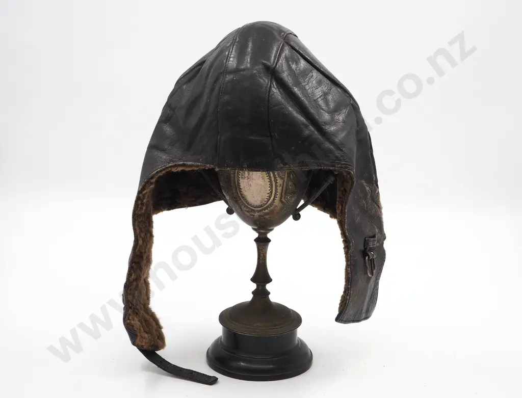 WW2 Sheepskin Lined Leather Flying Helmet - Possibly American Image 1++