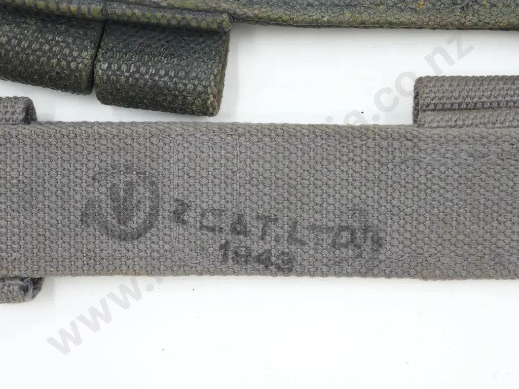 WWII RNZAF Webbing - Bayonet frogs x2, pack strap, water bottle carrier, 1937 pattern Image 1++
