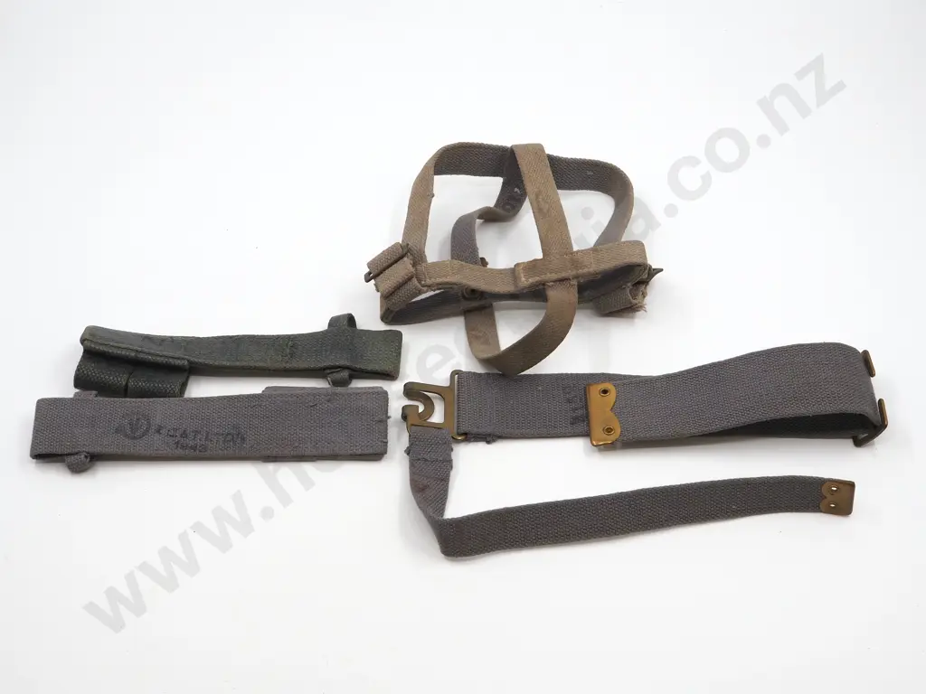 WWII RNZAF Webbing - Bayonet frogs x2, pack strap, water bottle carrier, 1937 pattern Image 1++
