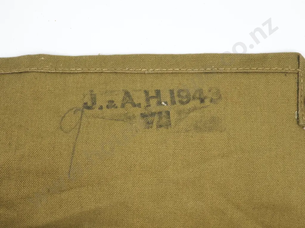 1943 Dated Mark VII Gas Mask Haversack  Image 1++