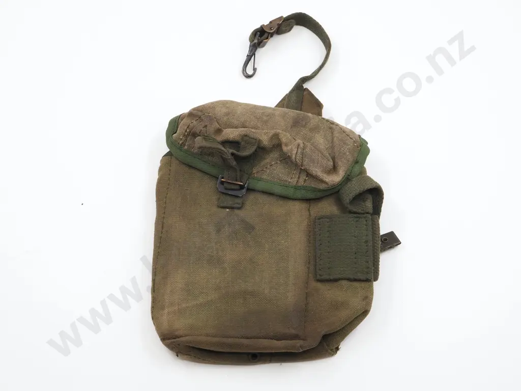 British Post War Utility Pouch Image 1++