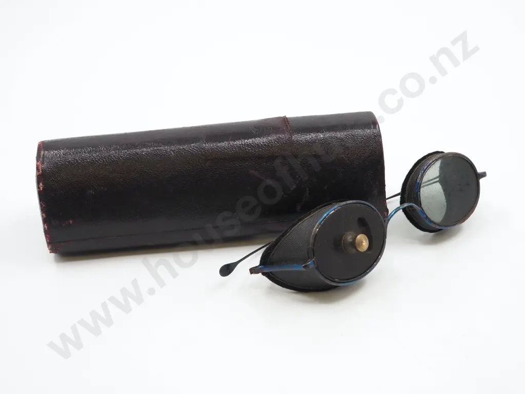 Antique Cased W Jeffery Shooting Glasses  Image 1++
