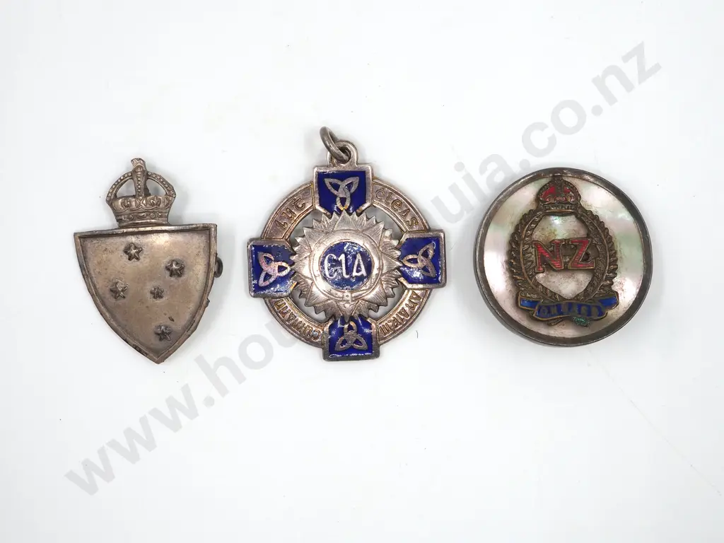 Two WW2 New Zealand Sweetheart Badges & Silver Religious Badge  Image 1++