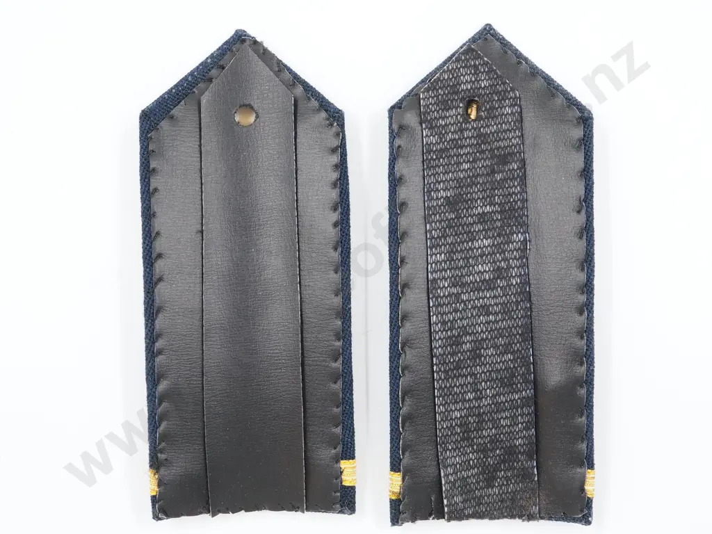 RNZAF Pair of High Ranking Officers Shoulder Boards Image 1++