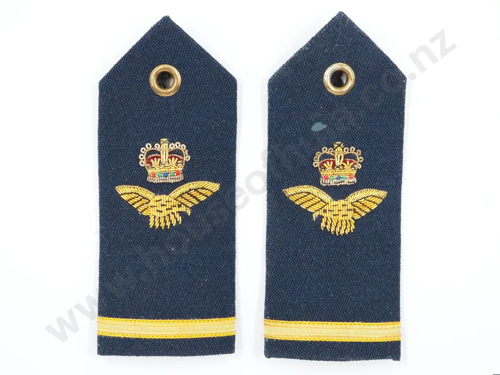 RNZAF Pair of High Ranking Officers Shoulder Boards Image 1++