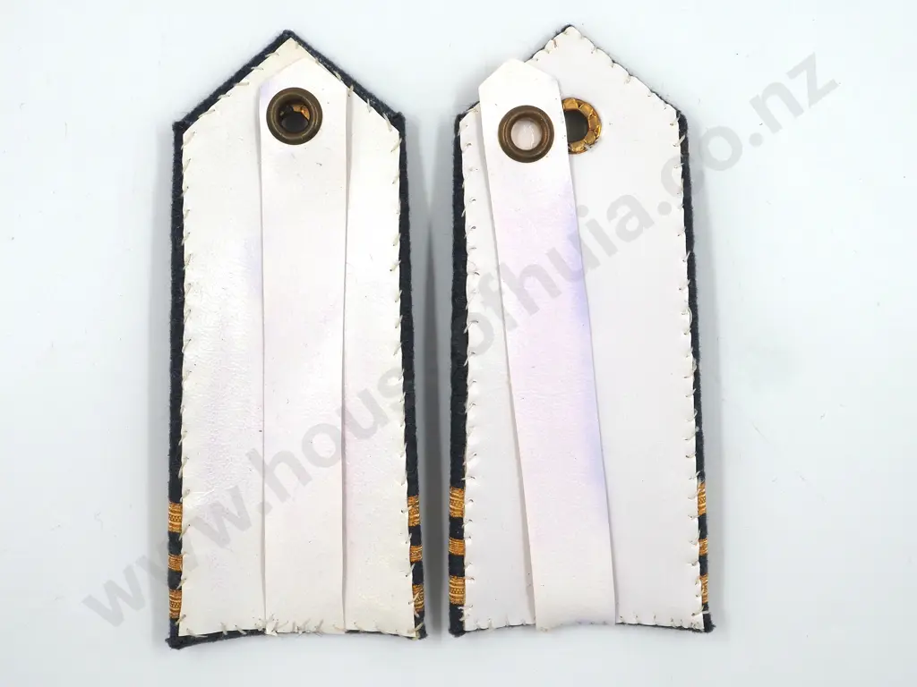 Pair of High Ranking New Zealand RNZAF Epaulettes Image 1++