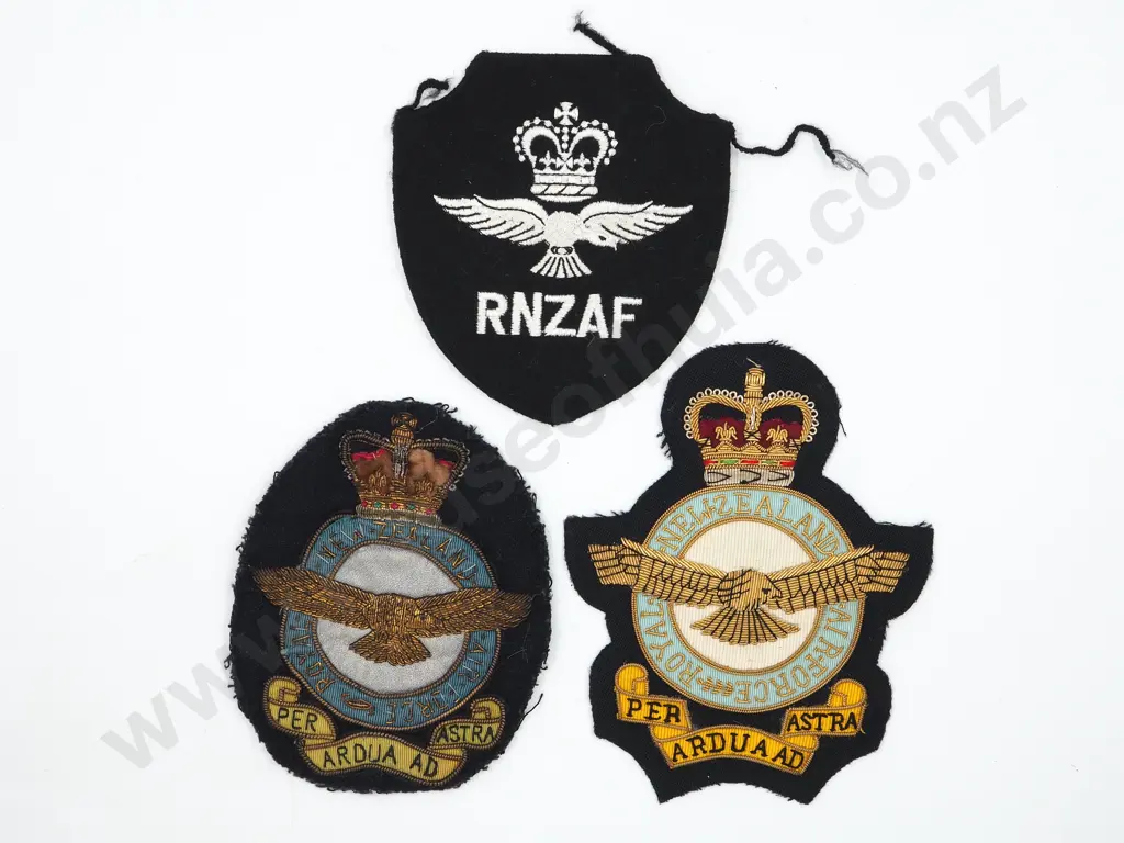Two Queens Crown RNZAF Bullion Blazer Badges Image 1++