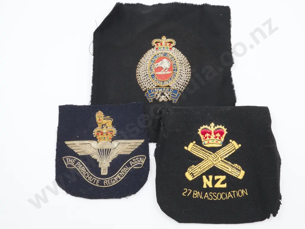 Assorted Lot of New Zealand Military Blazer Pocket Badges Image 1++