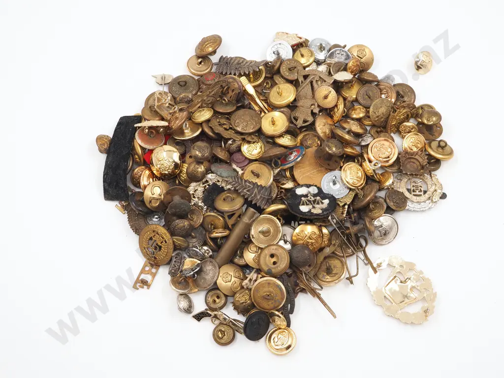 Large Assorted Lot of Military Buttons & Anodised Badges Image 1++