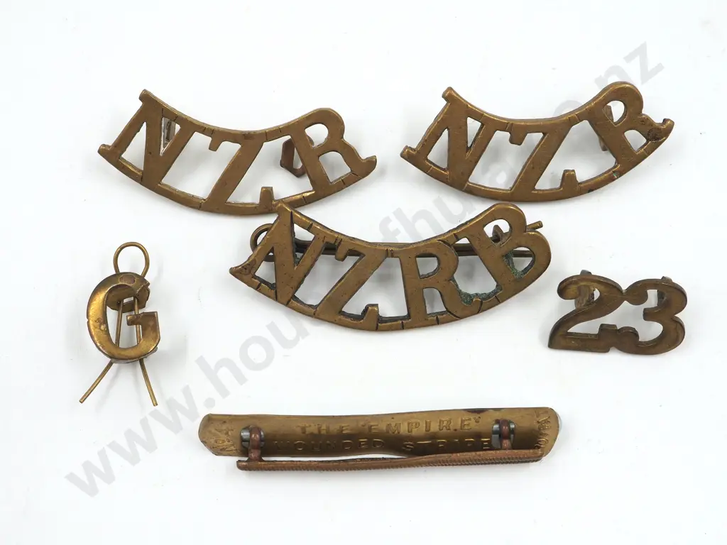 Assorted Lot of New Zealand WW1 Shoulder Titles   Image 1++