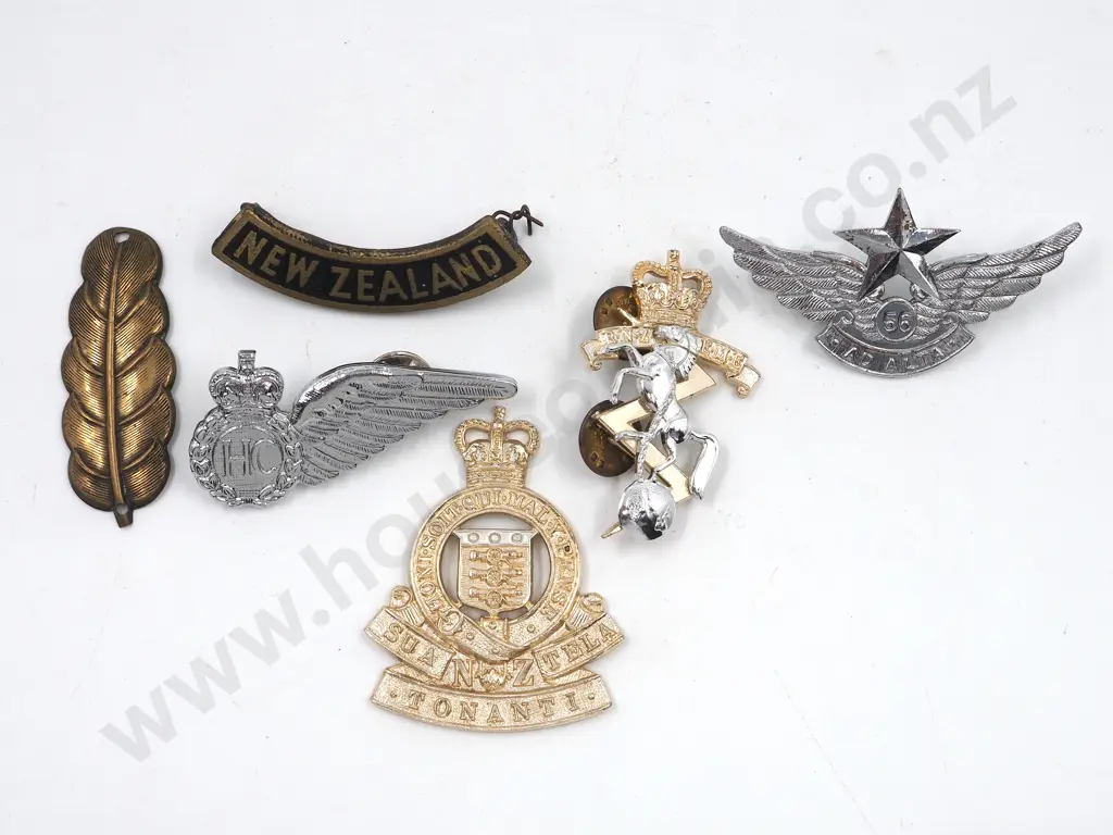 Assorted Lot of New Zealand Badges WW2/Post Image 1++