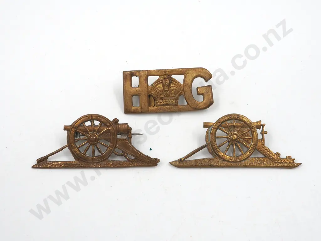 Two New Zealand Artillery Shoulder Titles & Home Guard Badge Image 1++