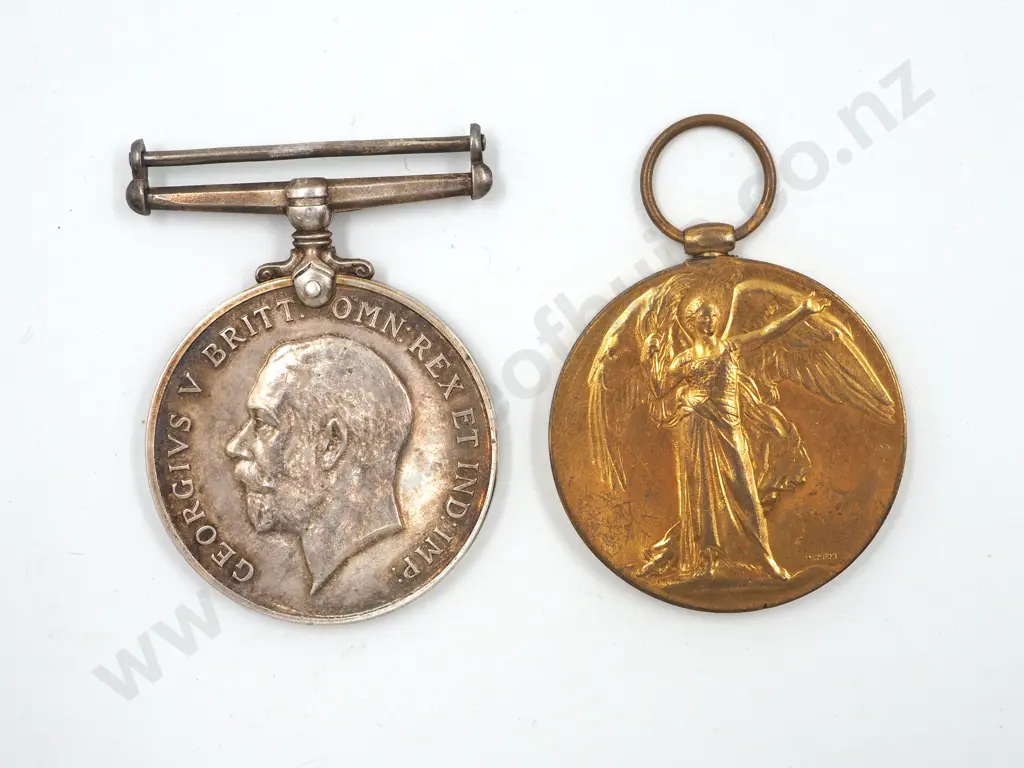 WW1 Pair to 44818 PTE T Kendall, Hampshire Regiment Image 1++