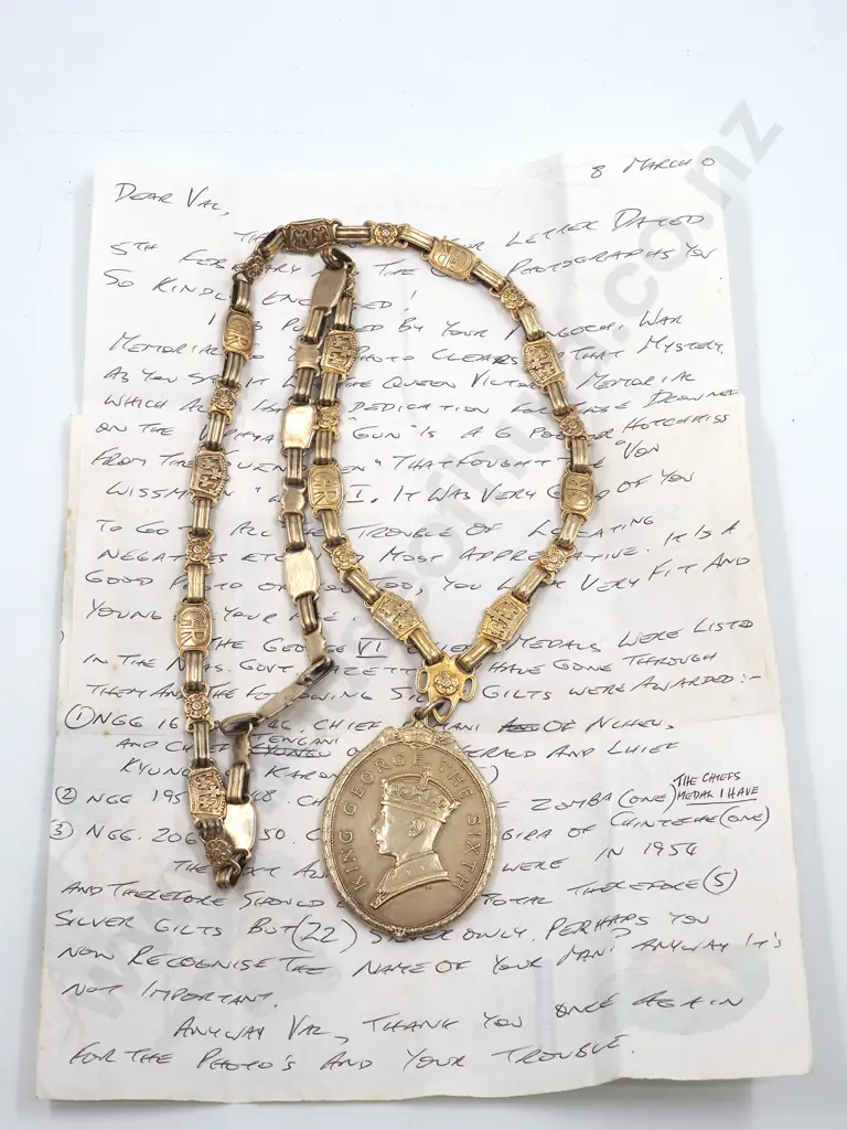 Kings Chiefs Medal w Chain in Silver Gilt  Image 1++