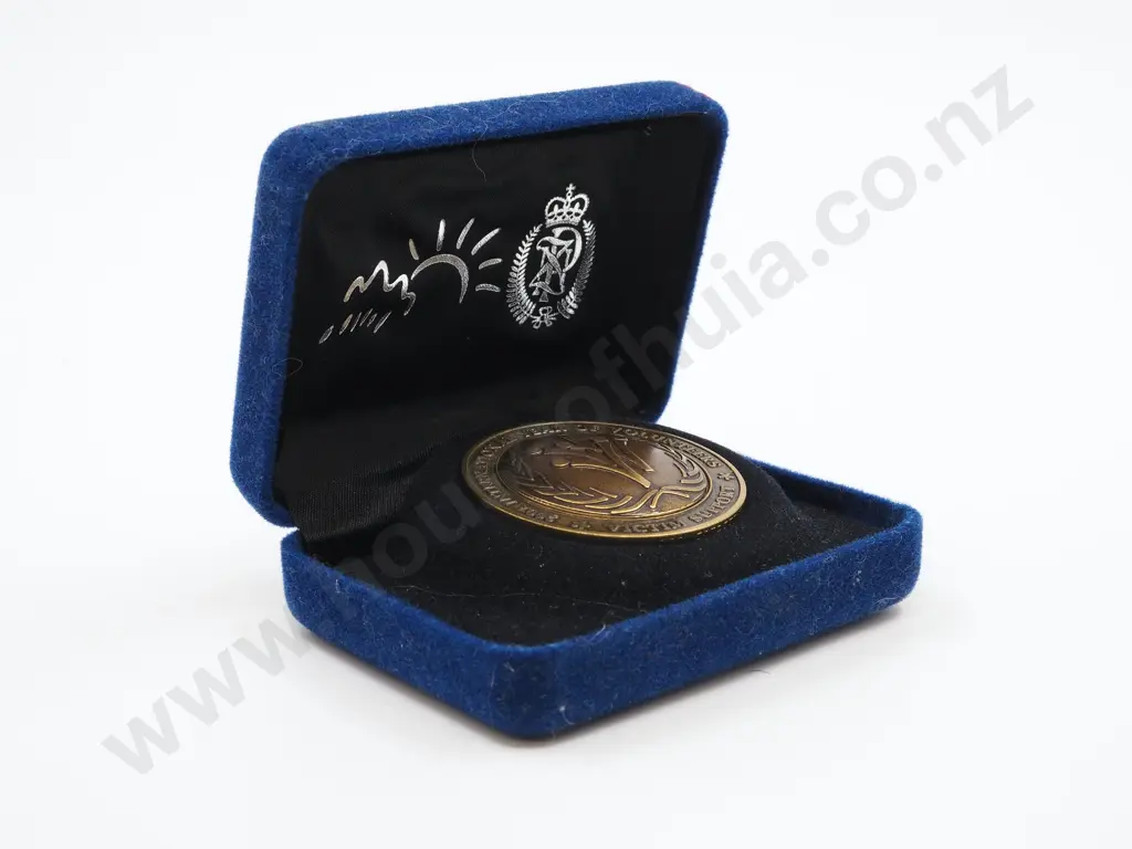 New Zealand Police Victim Support Medallion  Image 1++