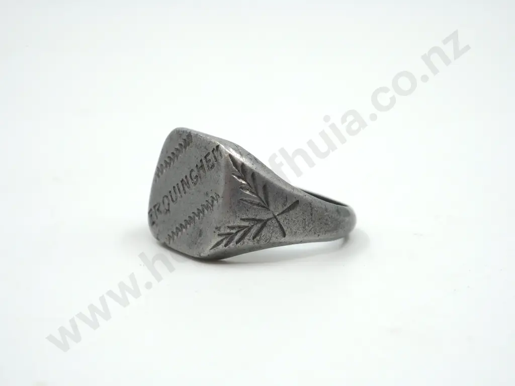 WW1 "ERQUINCHEM" Souvenir Signet Ring Image 1++
