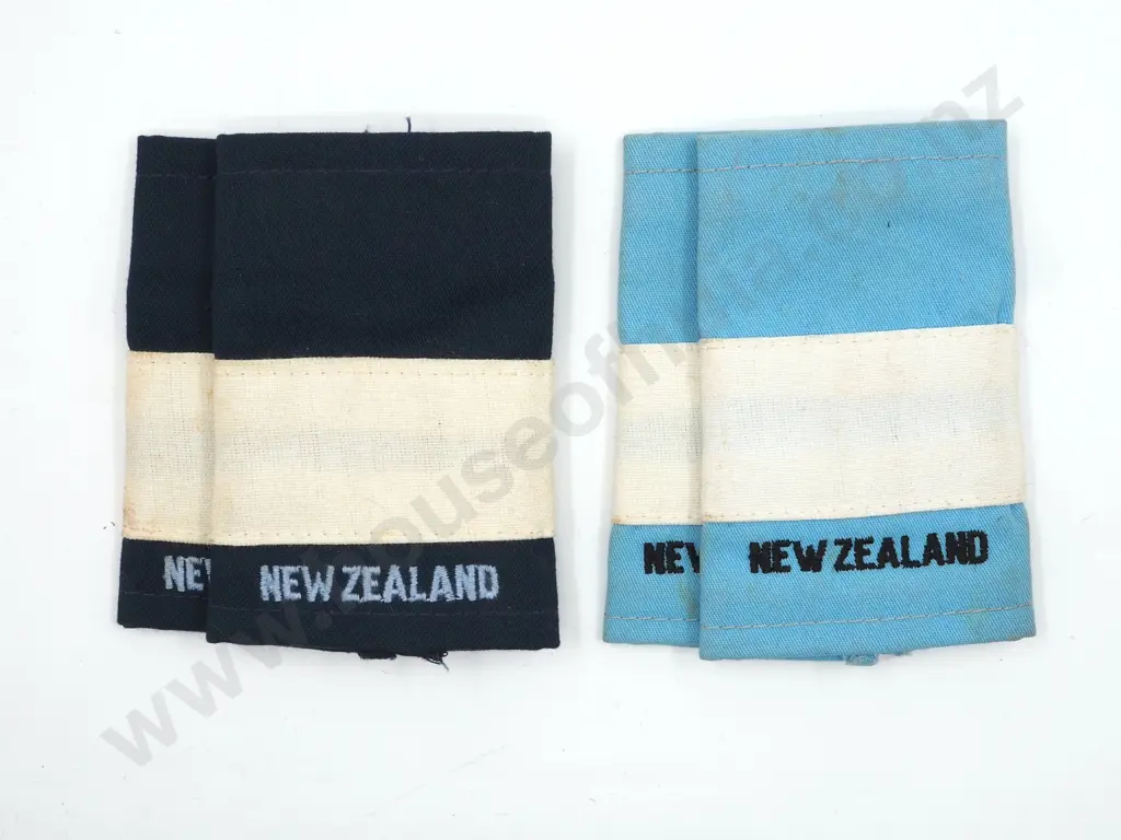 Two Pairs of Post War RNZAF Epaulettes  Image 1++