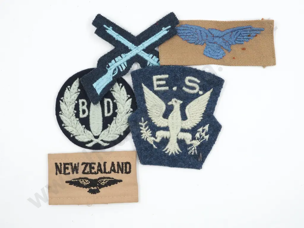 Assorted lot of RNZAF Cloth Patches  Image 1++