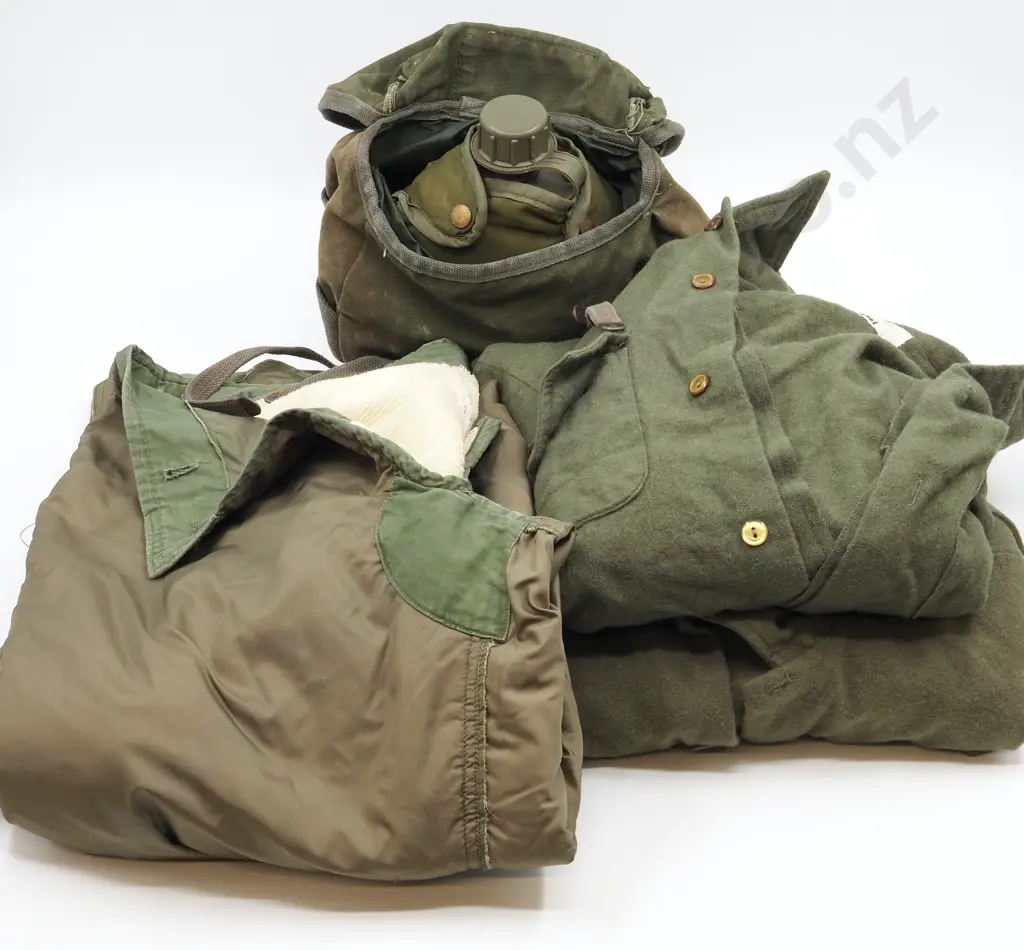 Assorted New Zealand Winter Military Clothing  Image 1++