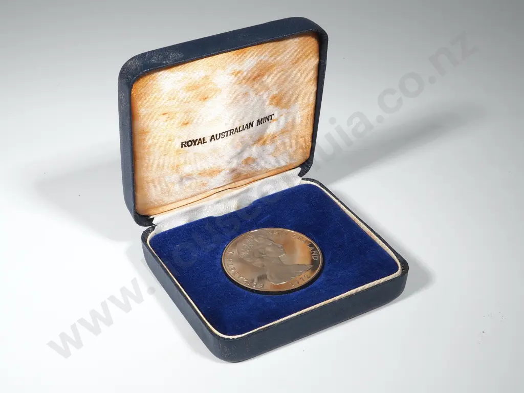 Five New Zealand 1972 Cased Proof One Dollar Coins: CV $250 NZD Image 1++