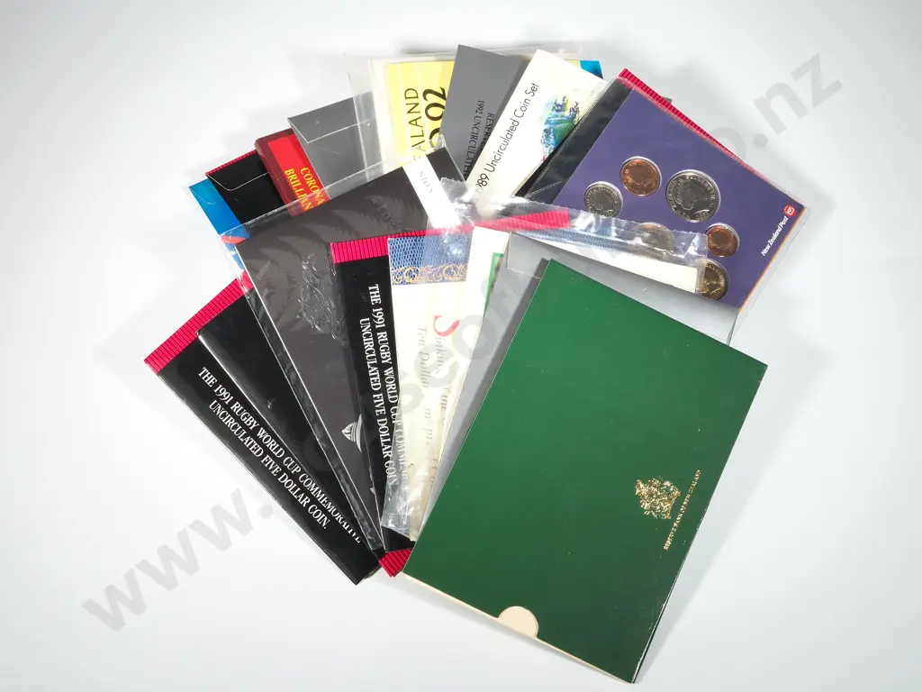 18 New Zealand Uncirculated Coin Sets  Image 1++
