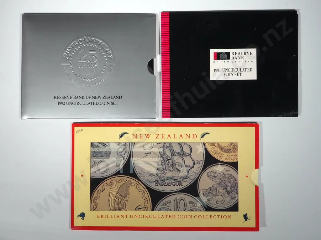 Eight New Zealand Uncirculated Coin Sets Image 1++