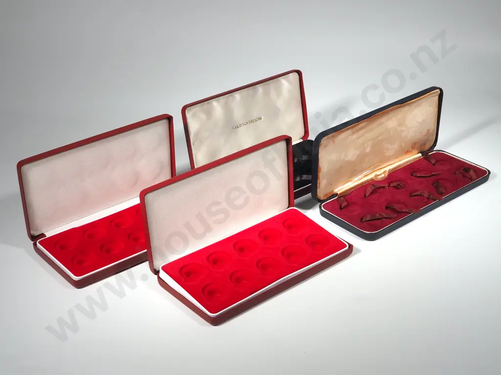 Bag Containing Four Boxes For 10 Coins or Sovereigns Image 1++