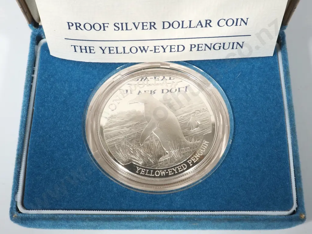 1988 New Zealand Silver Proof Dollar - Yellow Eyed Penguin  Image 1++