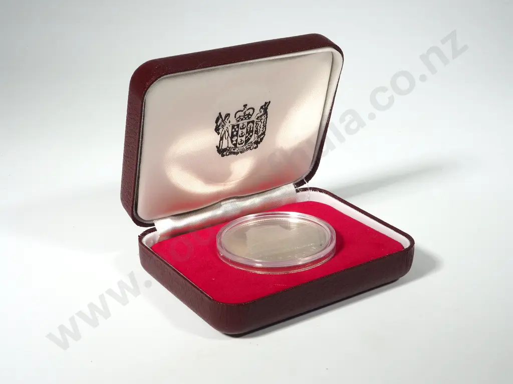 1978 New Zealand Silver Proof One Dollar Coin  Image 1++