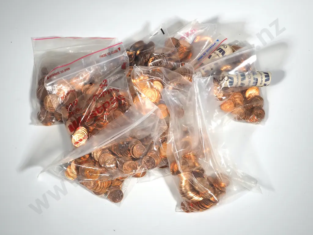 3.3KG of AU-UNC New Zealand One & Two Cent Coins - More One Cent Coins - Mostly Brilliant UNC Various Dates  Image 1++