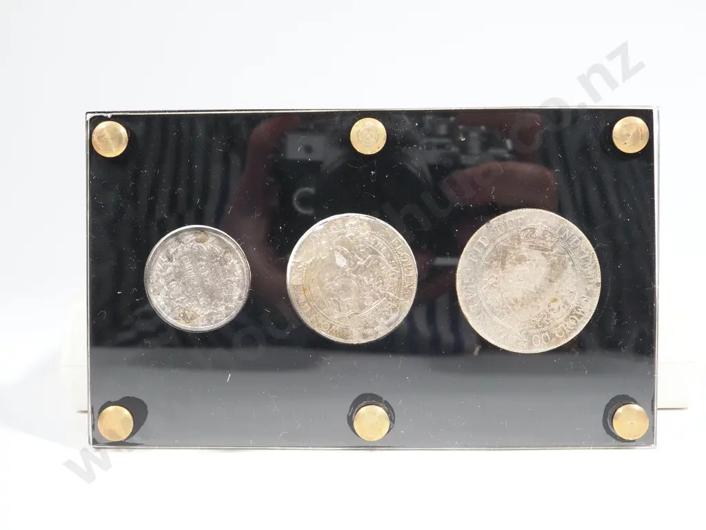 Set of Three Silver Eligamite Shipwreck Coins In perspex case with certificate Image 1++