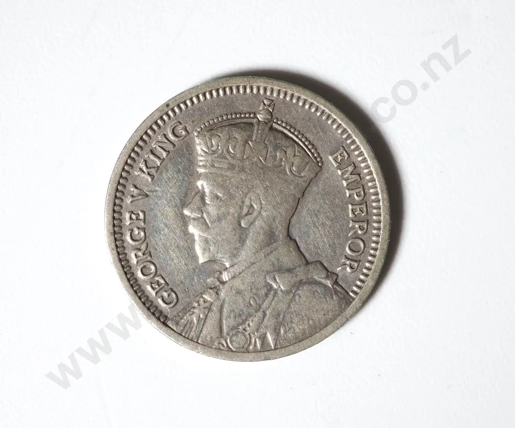 1935 New Zealand Threepence  Image 1++