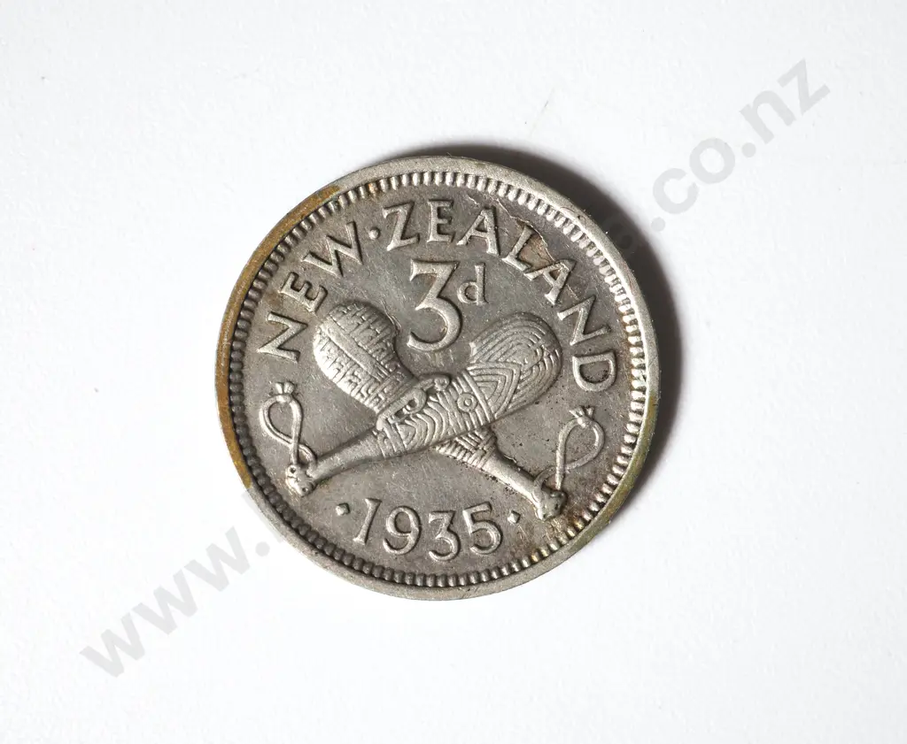 1935 New Zealand Threepence  Image 1++