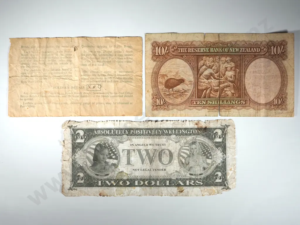 Ten Shilling w Maori Chief / Bonus Bond / Wellington Gimmick Banknote  Image 1++