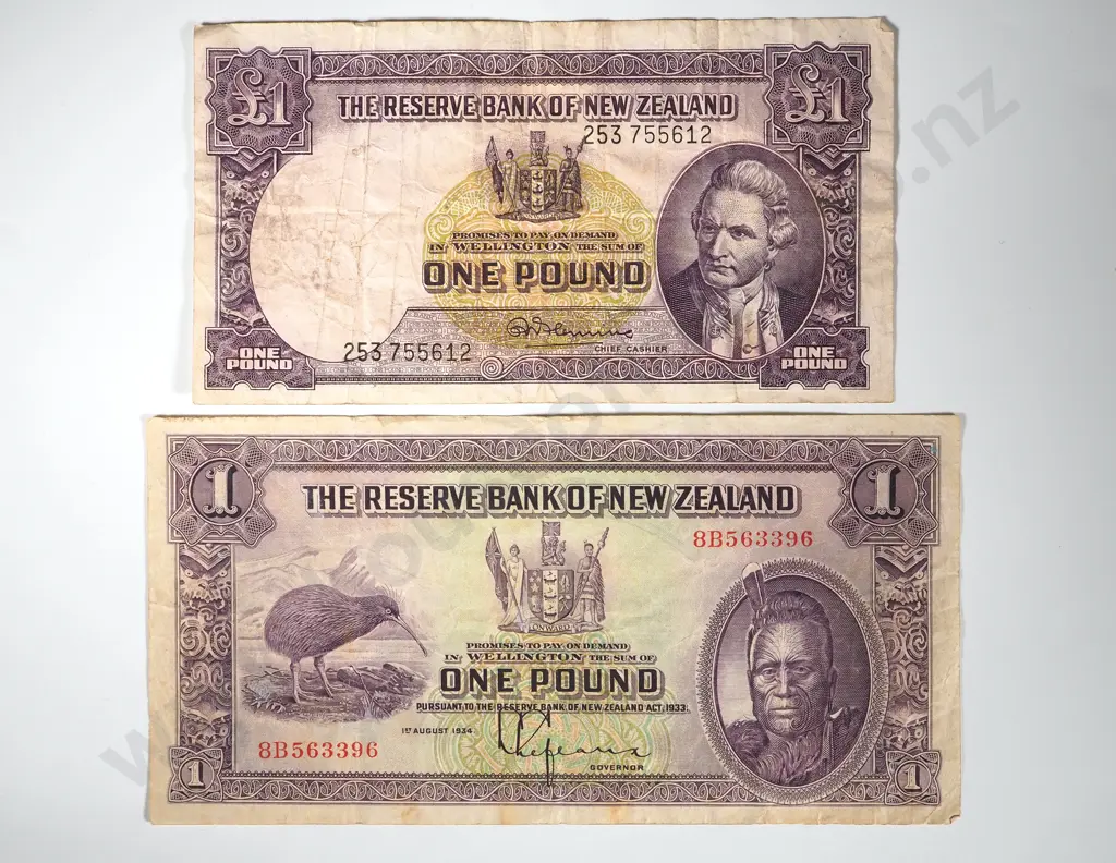 Two New Zealand One Pound Banknotes: Lefeaux & Fleming Image 1++