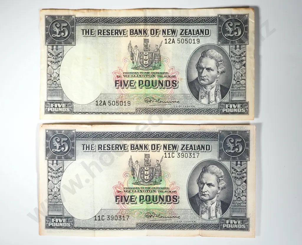Two New Zealand Fleming Five Pound Banknote Image 1++