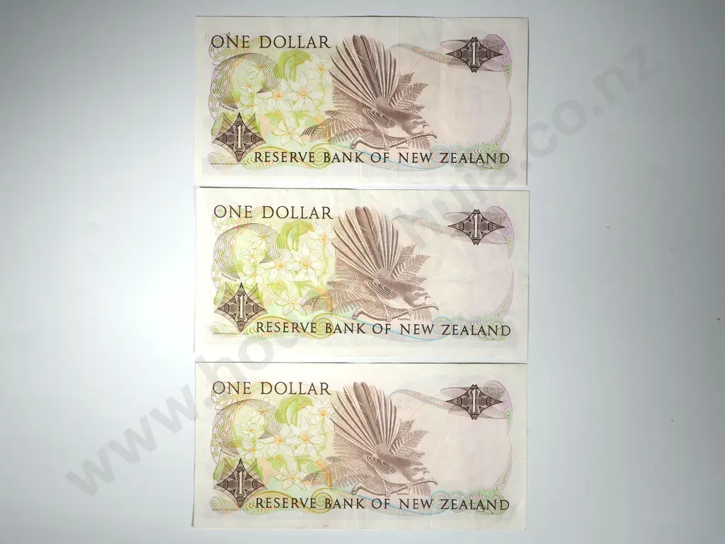 Three New Zealand $1 Brash Banknotes: VF or Better  Image 1++